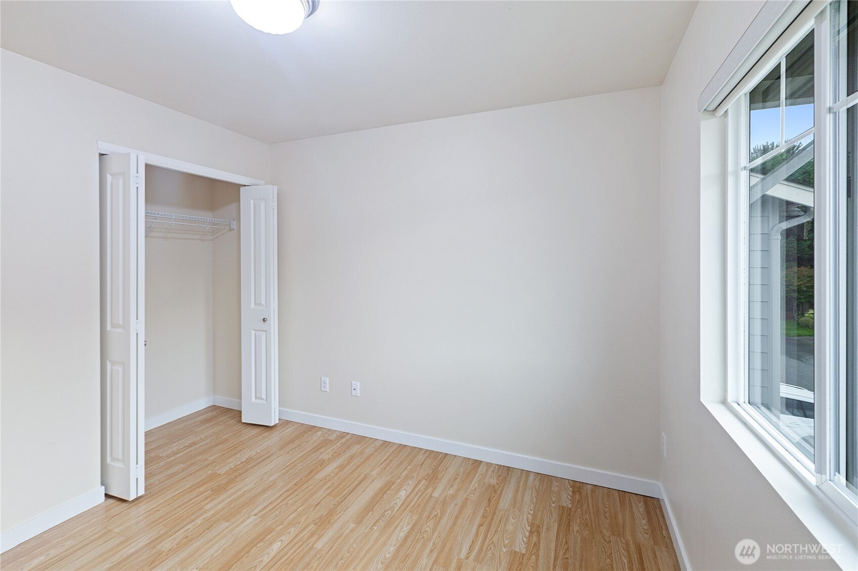 Kent, Washington, 98042, United States, 4 Bedrooms Bedrooms, ,3 BathroomsBathrooms,Residential,For Sale,1987043