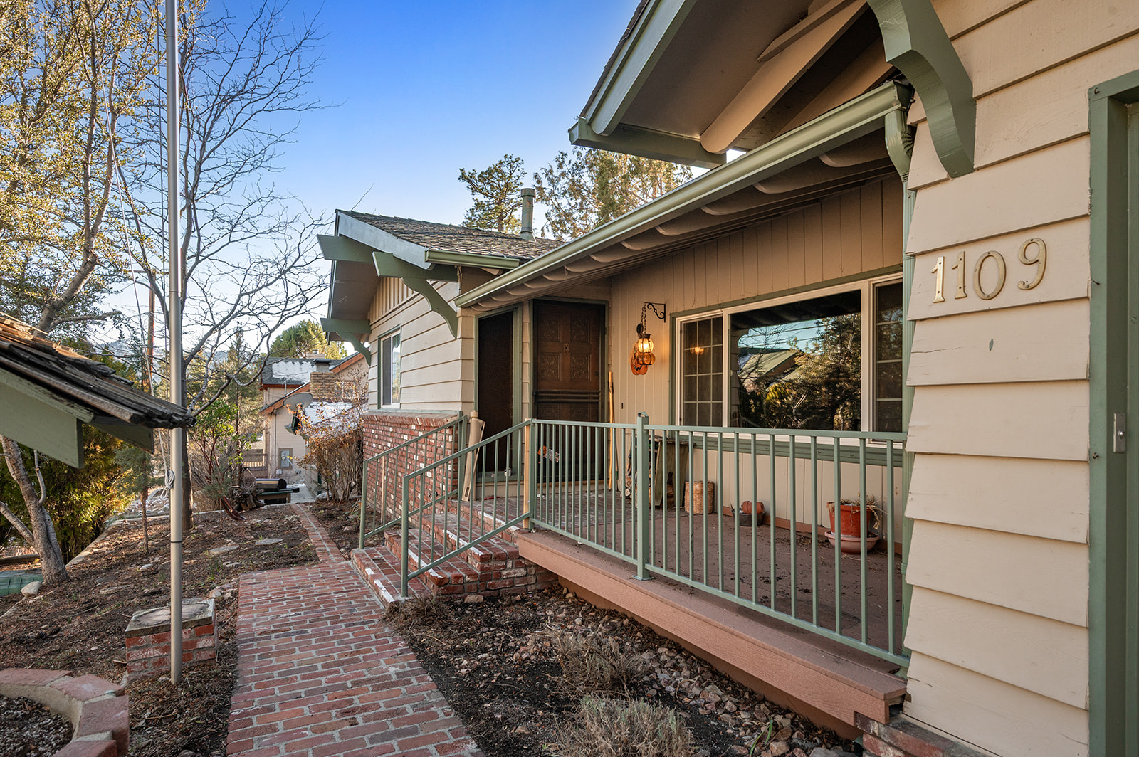 Big Bear City, California, 92314, United States, 4 Bedrooms Bedrooms, ,3 BathroomsBathrooms,Residential,For Sale,2000367