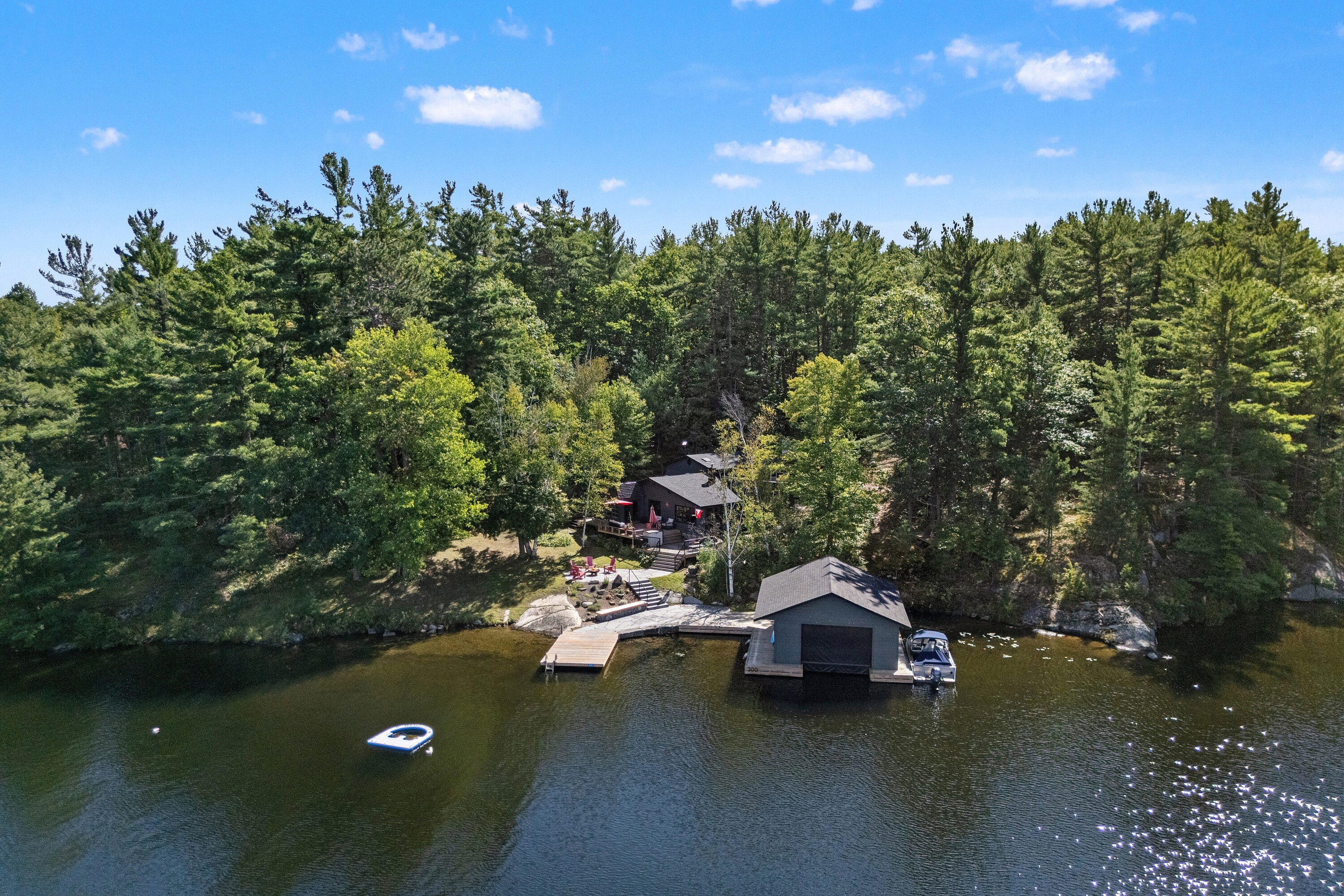  Go Home Lake Family Cottage - 物件實景