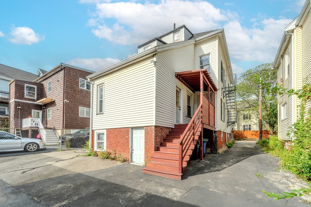 Somerville, Massachusetts, 02145, United States, 4 Bedrooms Bedrooms, ,2 BathroomsBathrooms,Residential,For Sale,1950845