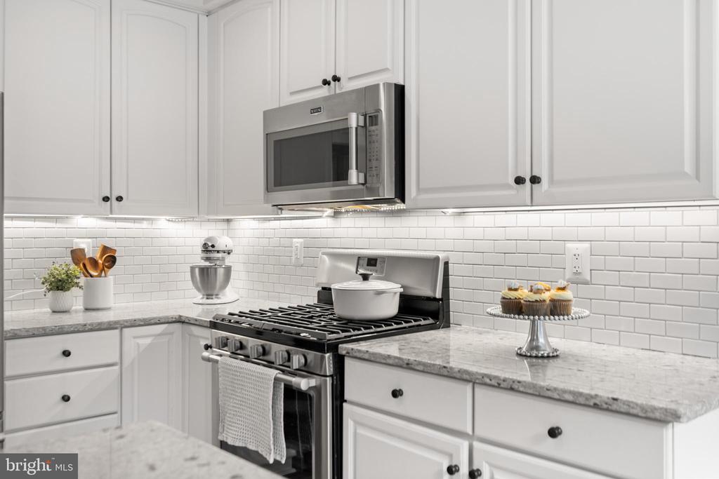 Sterling, Virginia, 20165, United States, 3 Bedrooms Bedrooms, ,4 BathroomsBathrooms,Residential,For Sale,1984617