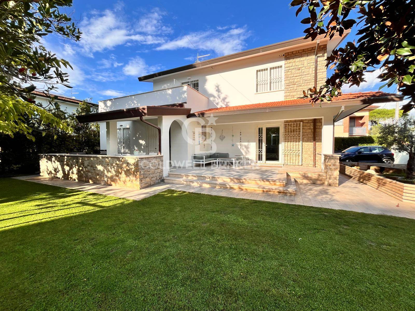 Via Scassicarli, Forte dei Marmi, Lucca, 55042, IT, 4 Bedrooms Bedrooms, ,3 BathroomsBathrooms,Residential,For Sale,Via Scassicarli,1627948