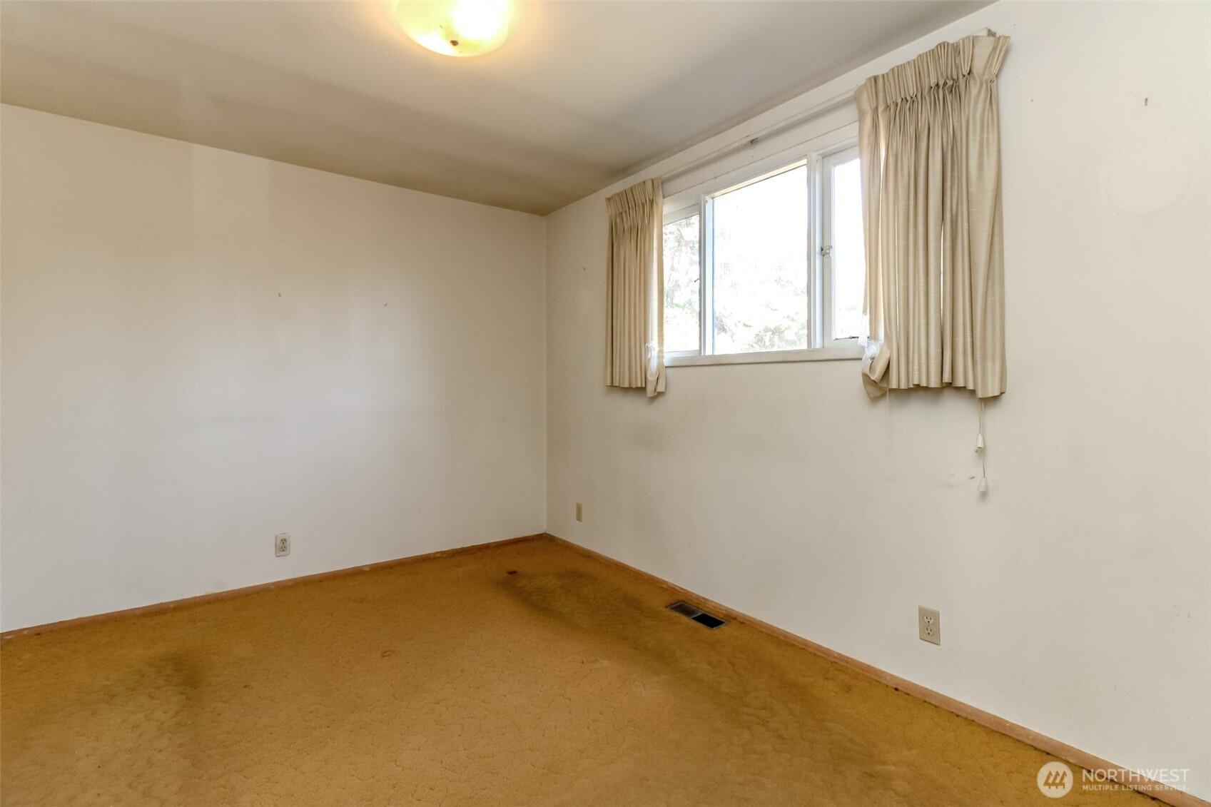 SEATTLE, Washington, 98146, United States, 3 Bedrooms Bedrooms, ,2 BathroomsBathrooms,Residential,For Sale,1969203