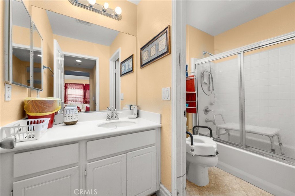 San Bernardino, California, 92407, United States, 5 Bedrooms Bedrooms, ,3 BathroomsBathrooms,Residential,For Sale,1981349