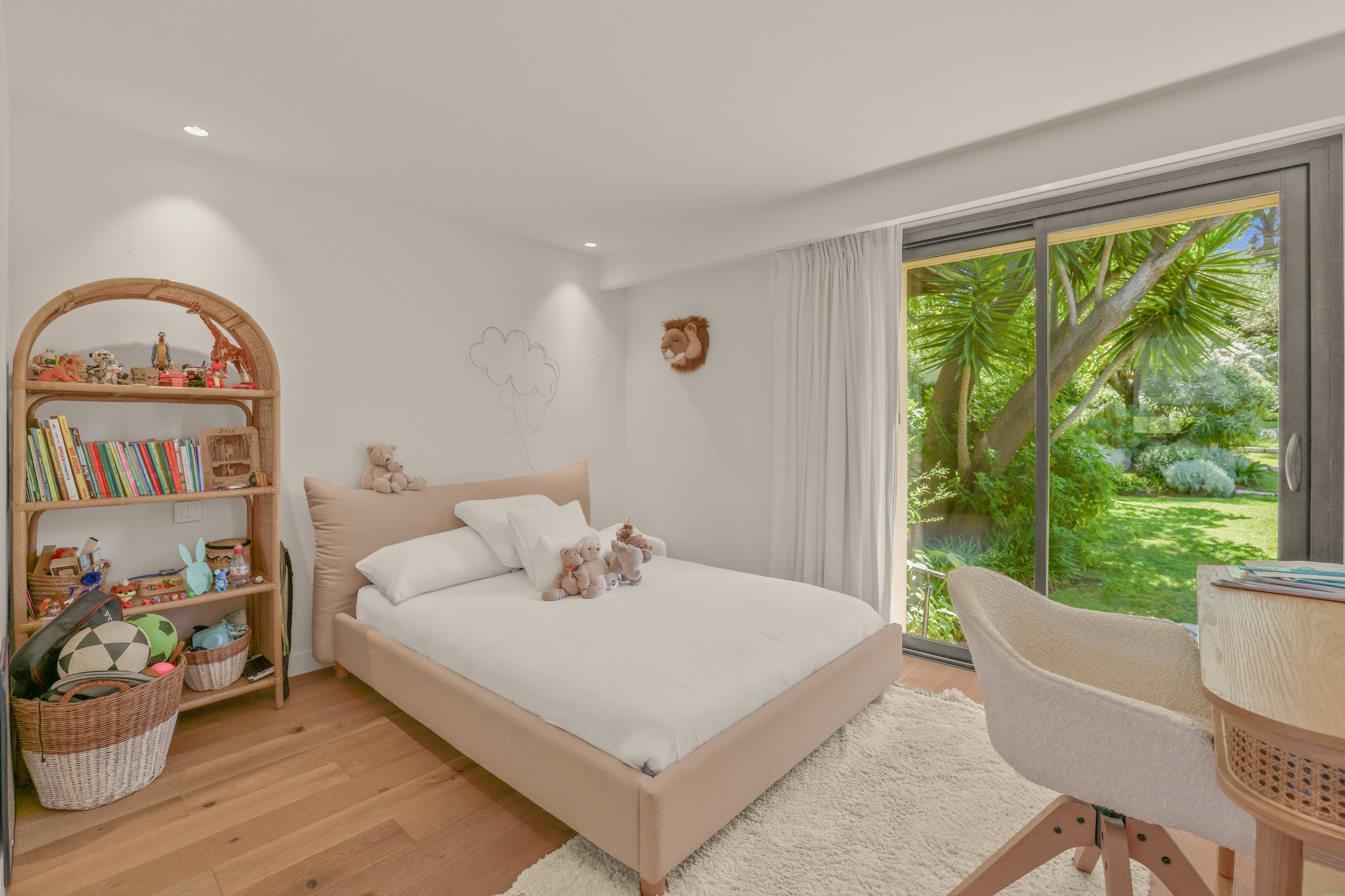  Le Cannet, luxury property for sale with landscaped gardens, heated swimming po… - 物件實景
