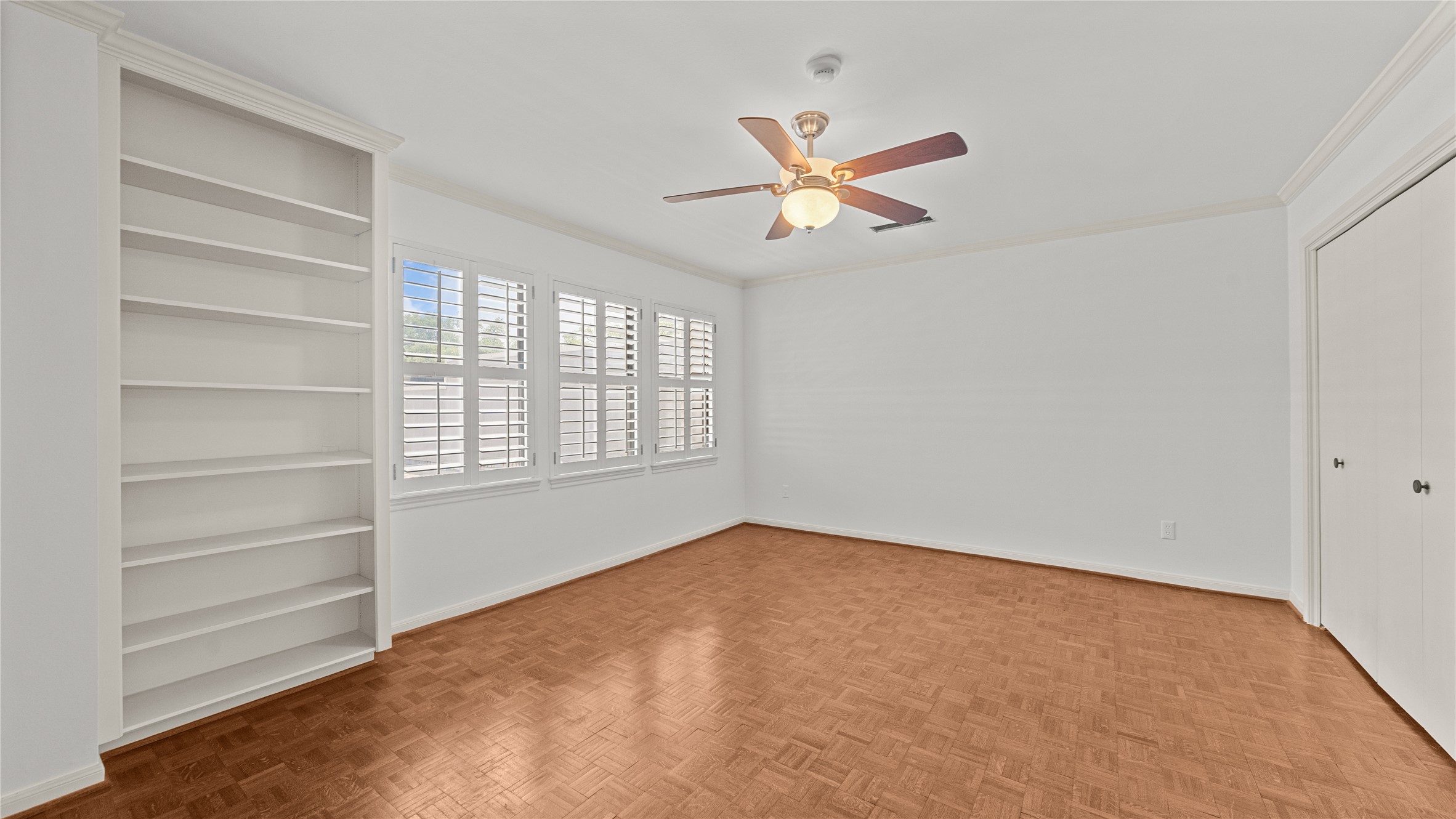 Houston, Texas, 77056, United States, 3 Bedrooms Bedrooms, ,5 BathroomsBathrooms,Residential,For Sale,1911069