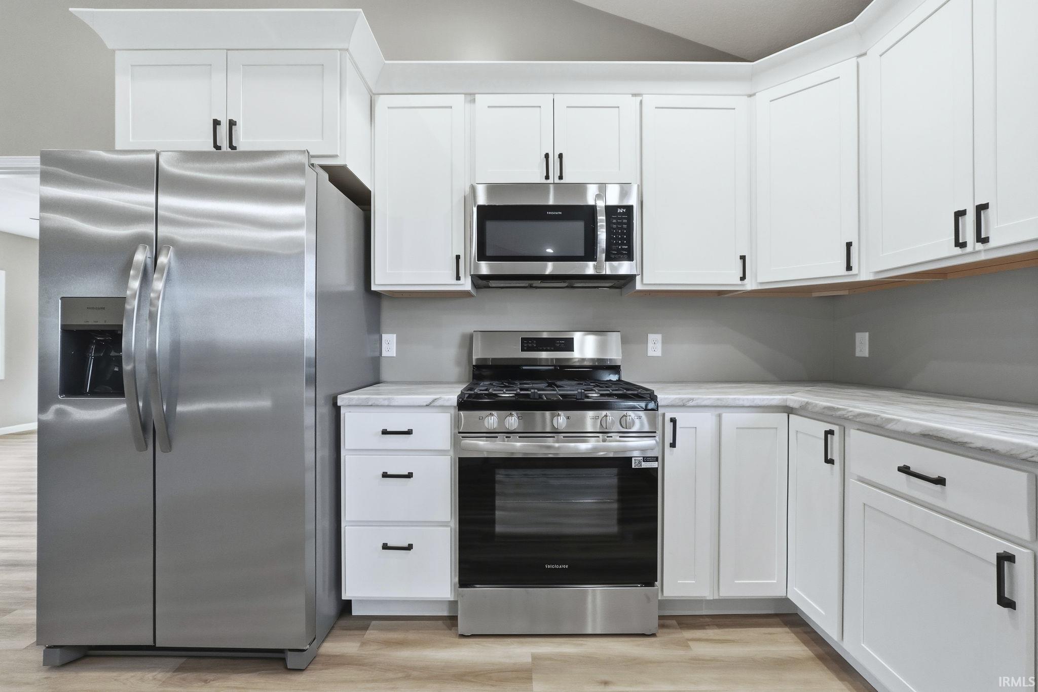 Churubusco, Indiana, 46723, United States, 3 Bedrooms Bedrooms, ,3 BathroomsBathrooms,Residential,For Sale,1987085