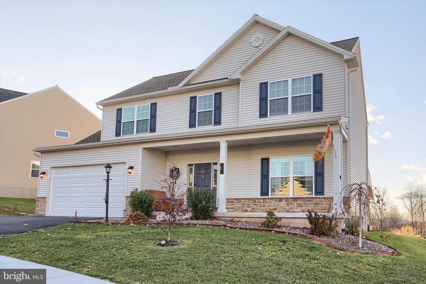 Etters, Pennsylvania, 17319, United States, 5 Bedrooms Bedrooms, ,4 BathroomsBathrooms,Residential,For Sale,1992939