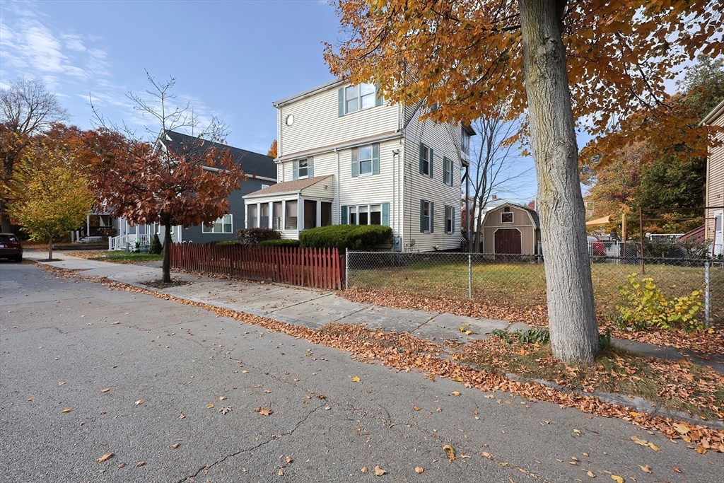 Boston, Massachusetts, 02136, United States, 4 Bedrooms Bedrooms, ,2 BathroomsBathrooms,Residential,For Sale,1944932