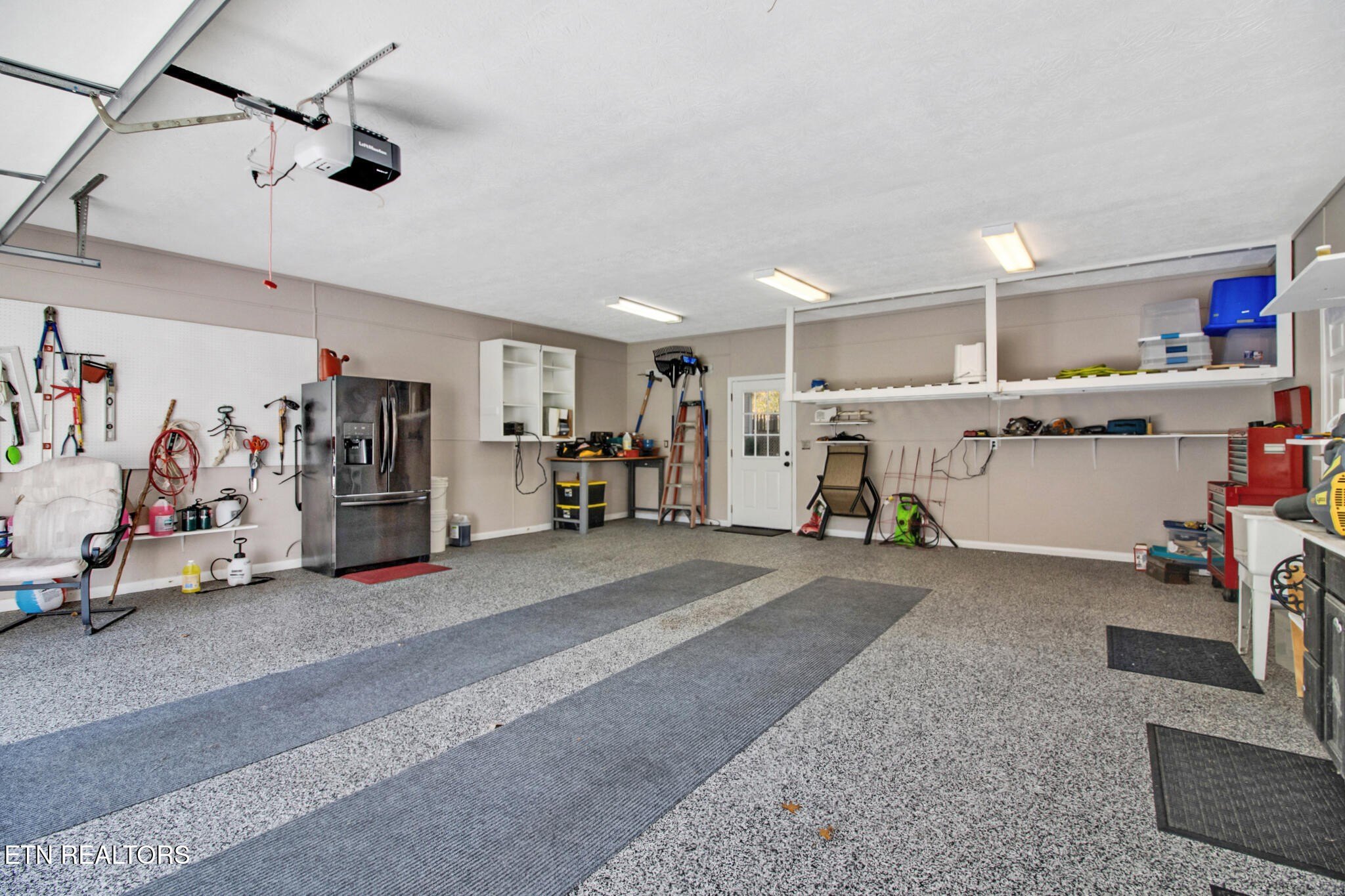 Crossville, Tennessee, 38572, United States, 3 Bedrooms Bedrooms, ,4 BathroomsBathrooms,Residential,For Sale,1977432