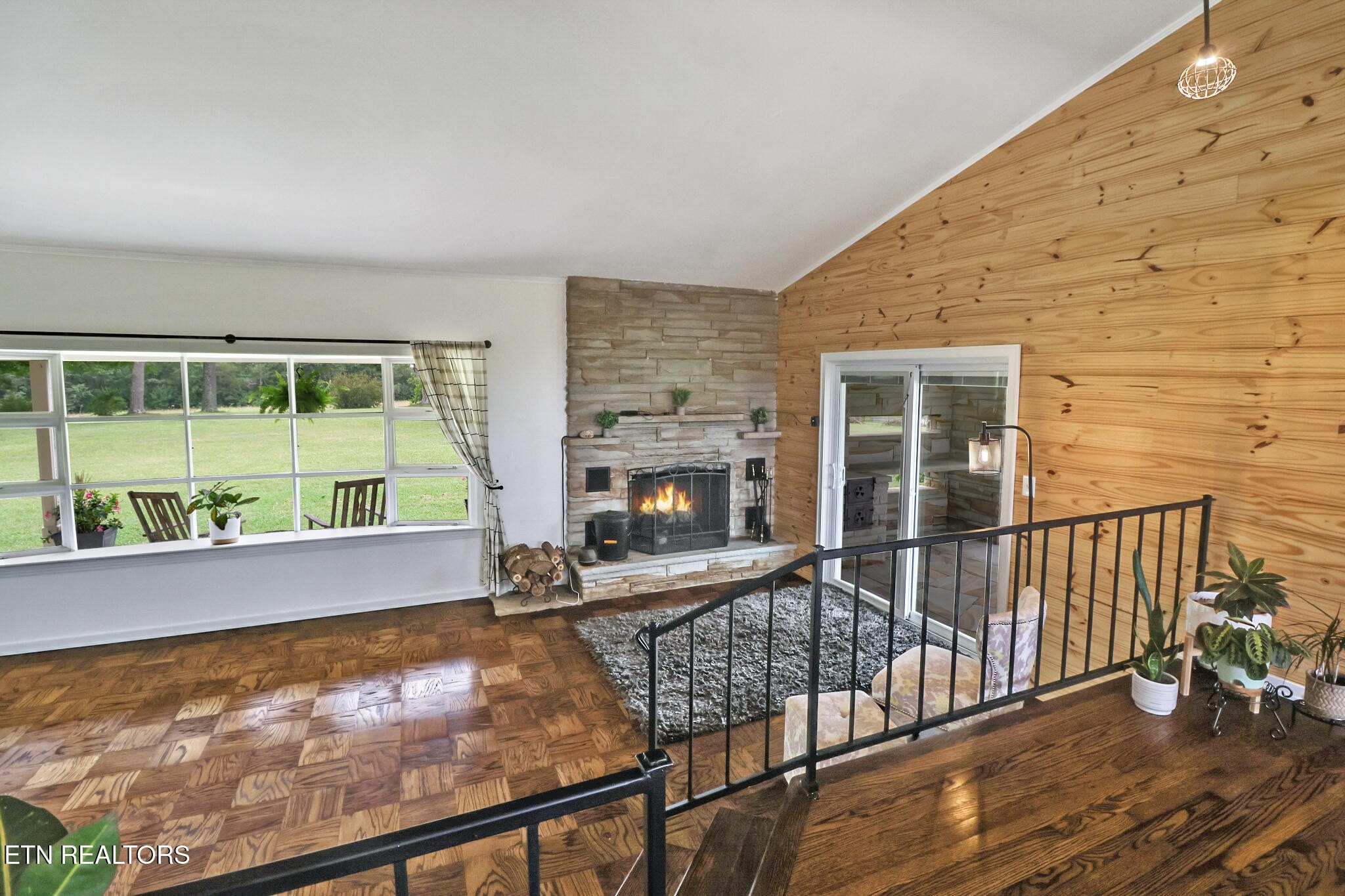 Crossville, Tennessee, 38571, United States, 5 Bedrooms Bedrooms, ,3 BathroomsBathrooms,Residential,For Sale,1986080