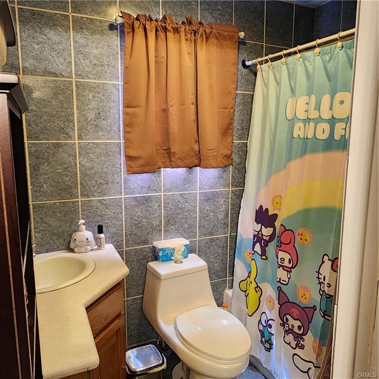 Los Angeles, California, 90023, United States, 9 Bedrooms Bedrooms, ,5 BathroomsBathrooms,Residential,For Sale,1855896