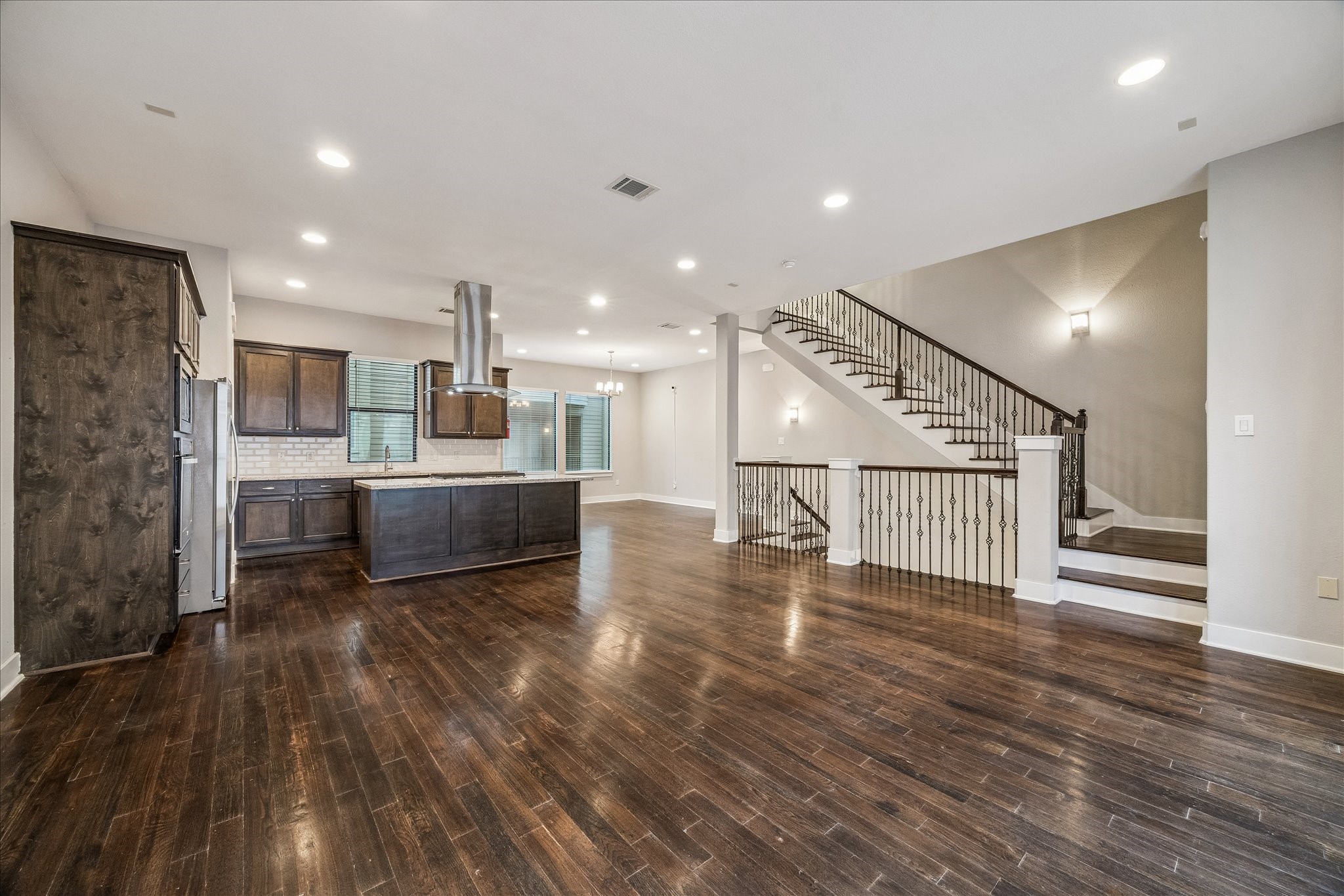  608 W 28th Street B - 物件實景