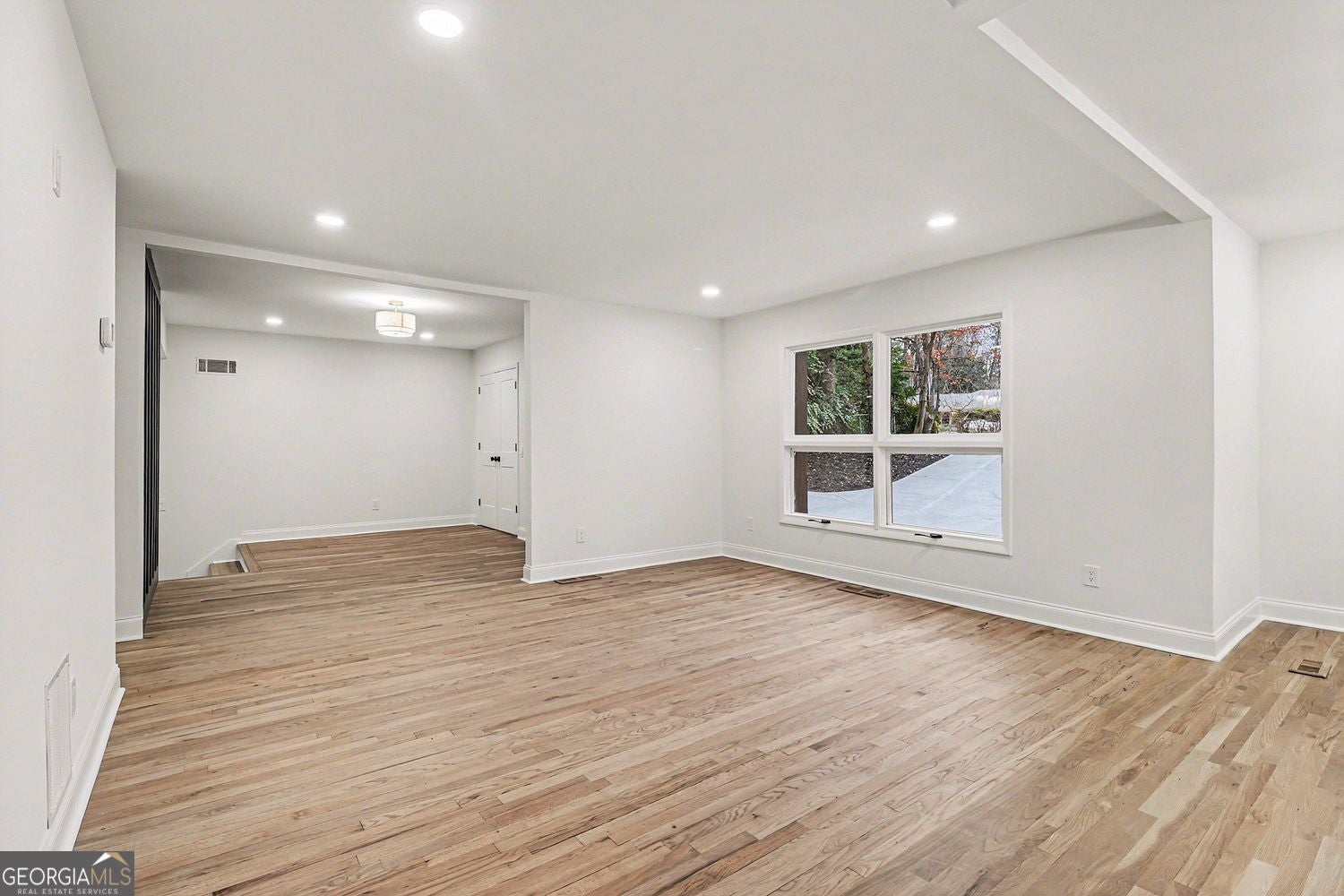 Atlanta, Georgia, 30345, United States, 4 Bedrooms Bedrooms, ,3 BathroomsBathrooms,Residential,For Sale,2007890