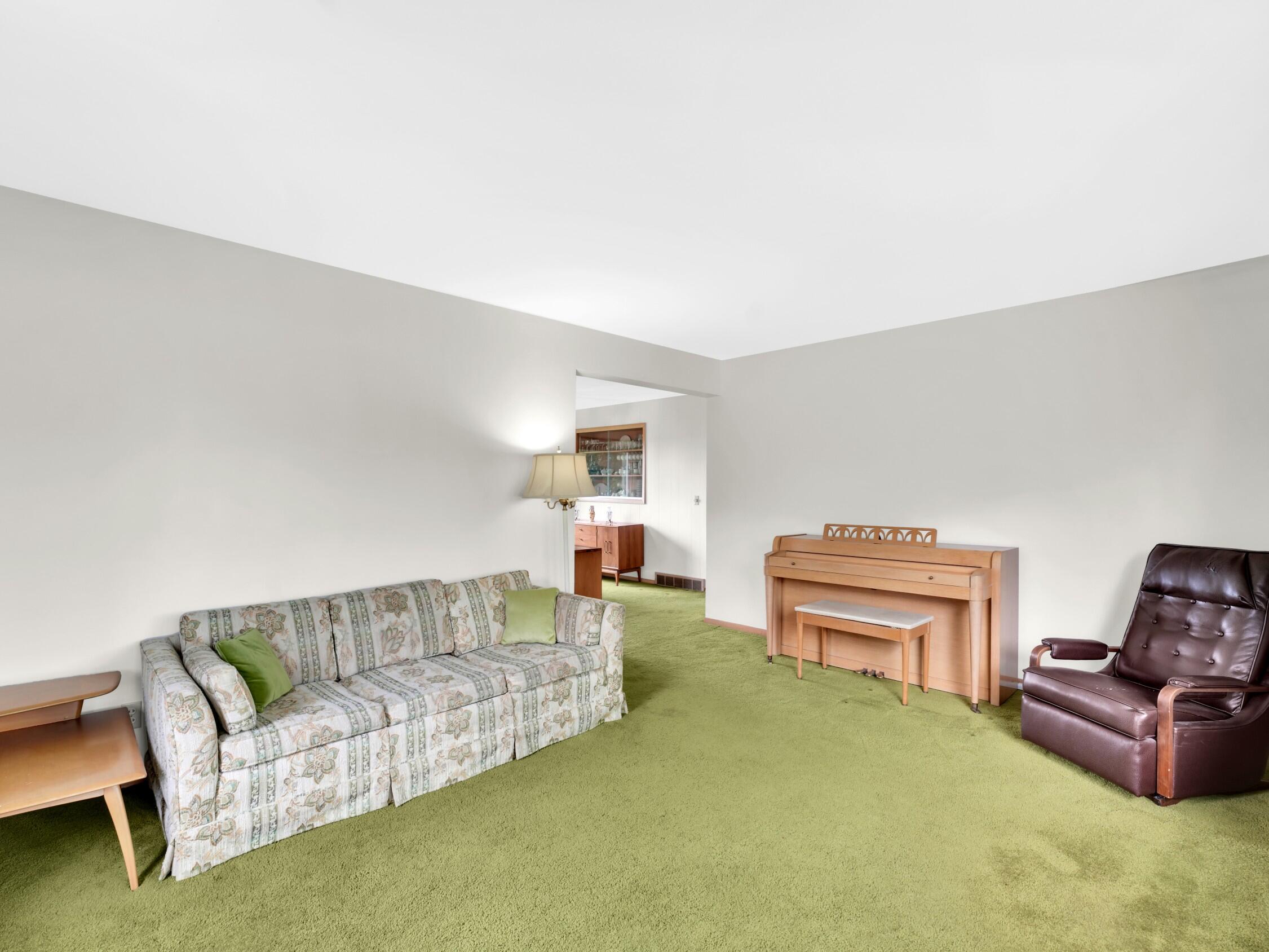 Whitewater, Wisconsin, 53190, United States, 5 Bedrooms Bedrooms, ,2 BathroomsBathrooms,Residential,For Sale,1877600