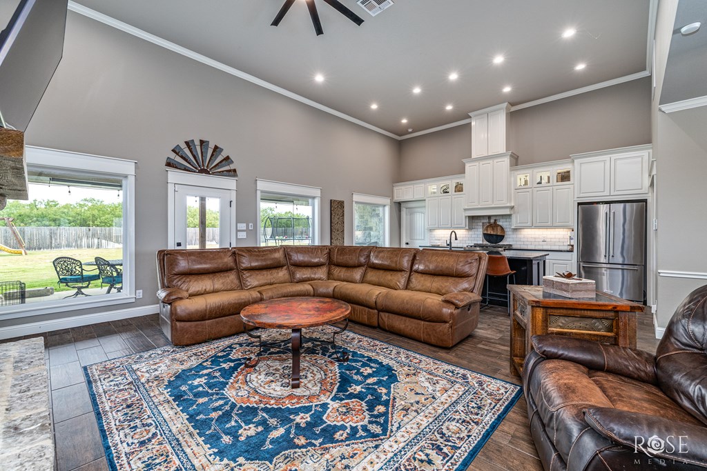San Angelo, Texas, 76904, United States, 4 Bedrooms Bedrooms, ,3 BathroomsBathrooms,Residential,For Sale,1941771