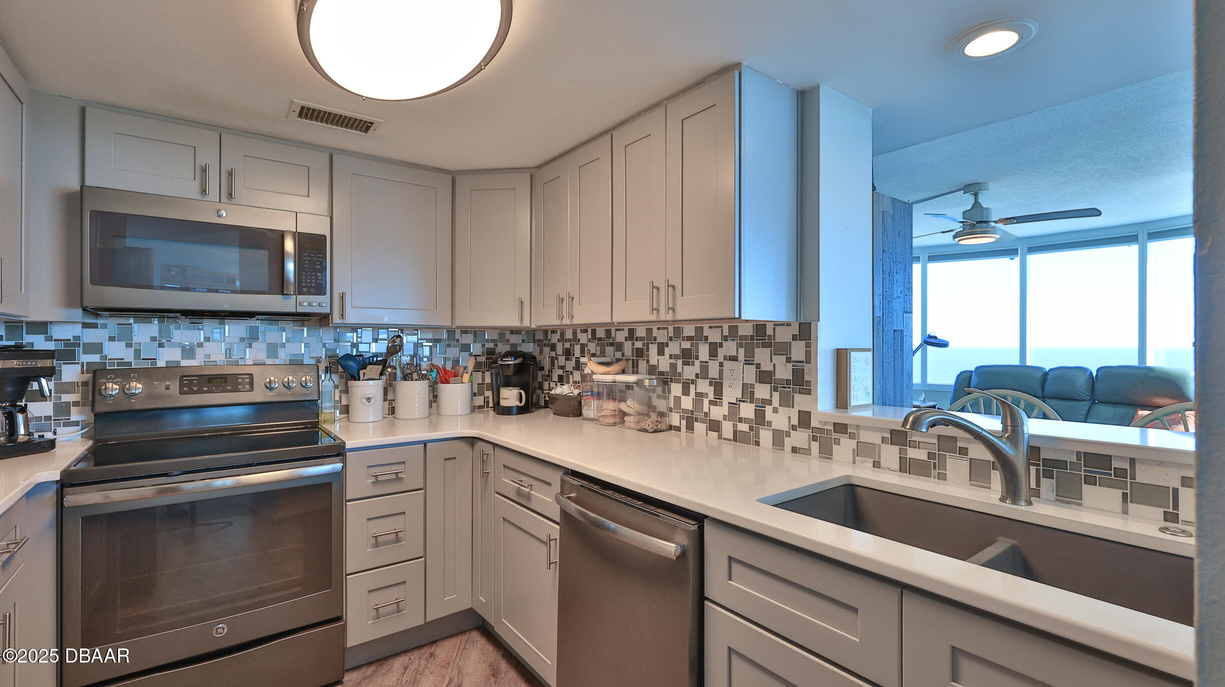 Daytona Beach Shores, Florida, 32118, United States, 2 Bedrooms Bedrooms, ,2 BathroomsBathrooms,Residential,For Sale,1993266