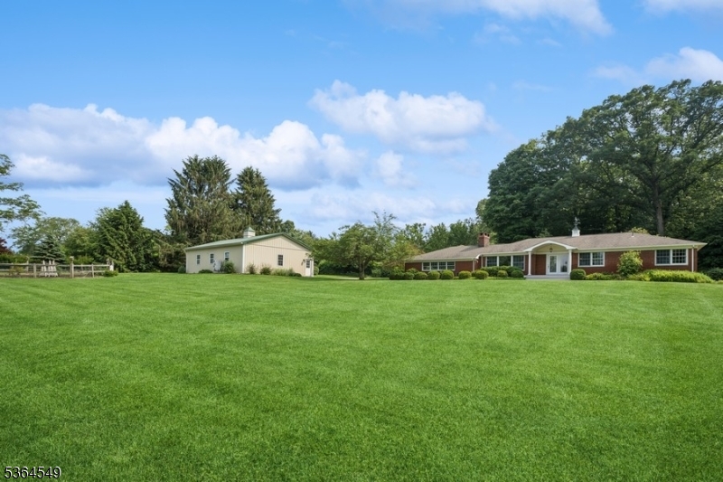 Franklin Twp., New Jersey, 08867, United States, 3 Bedrooms Bedrooms, ,2 BathroomsBathrooms,Residential,For Sale,1926340