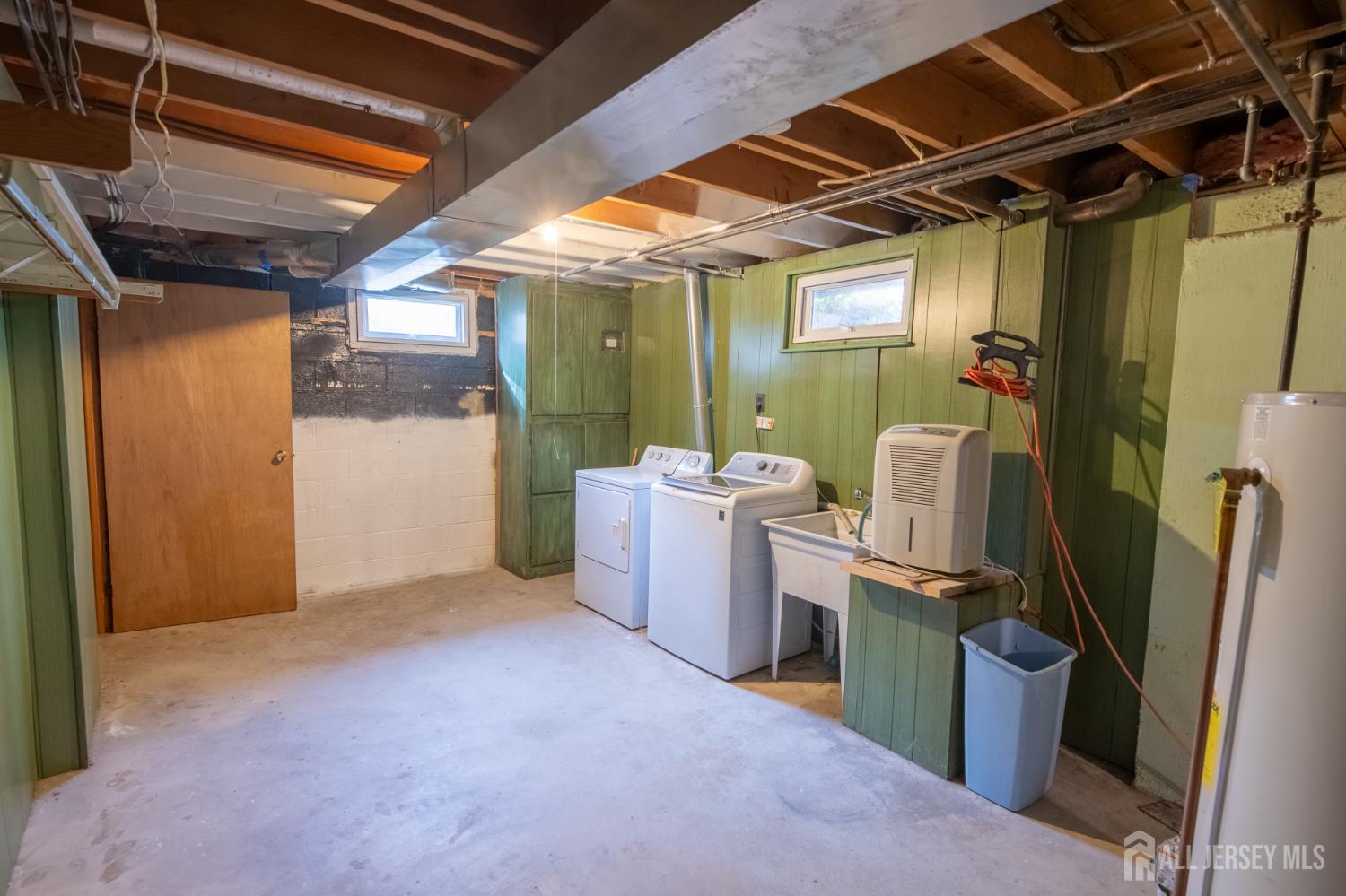 East Brunswick, New Jersey, 08816, United States, 3 Bedrooms Bedrooms, ,2 BathroomsBathrooms,Residential,For Sale,2002265