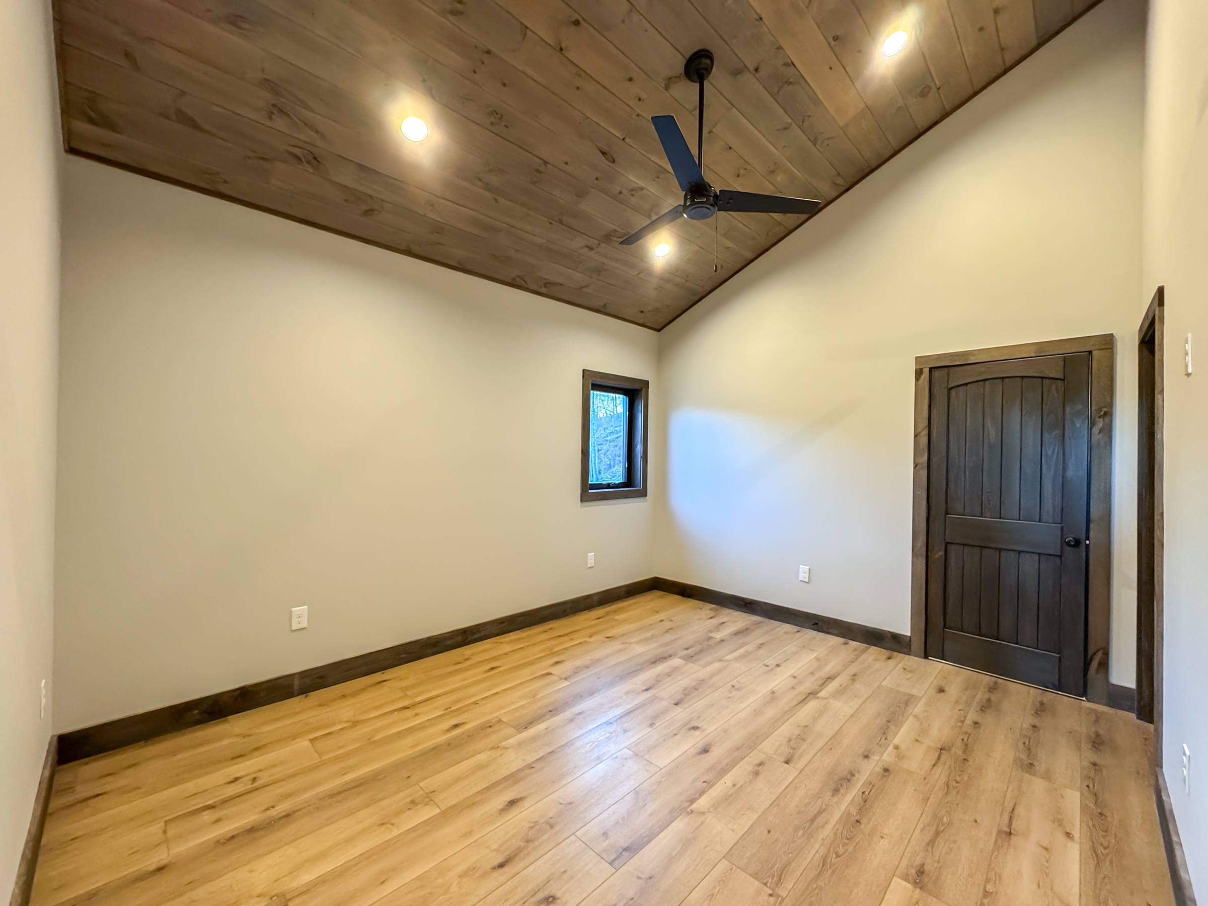 Sevierville, Tennessee, 37862, United States, 5 Bedrooms Bedrooms, ,7 BathroomsBathrooms,Residential,For Sale,2000383