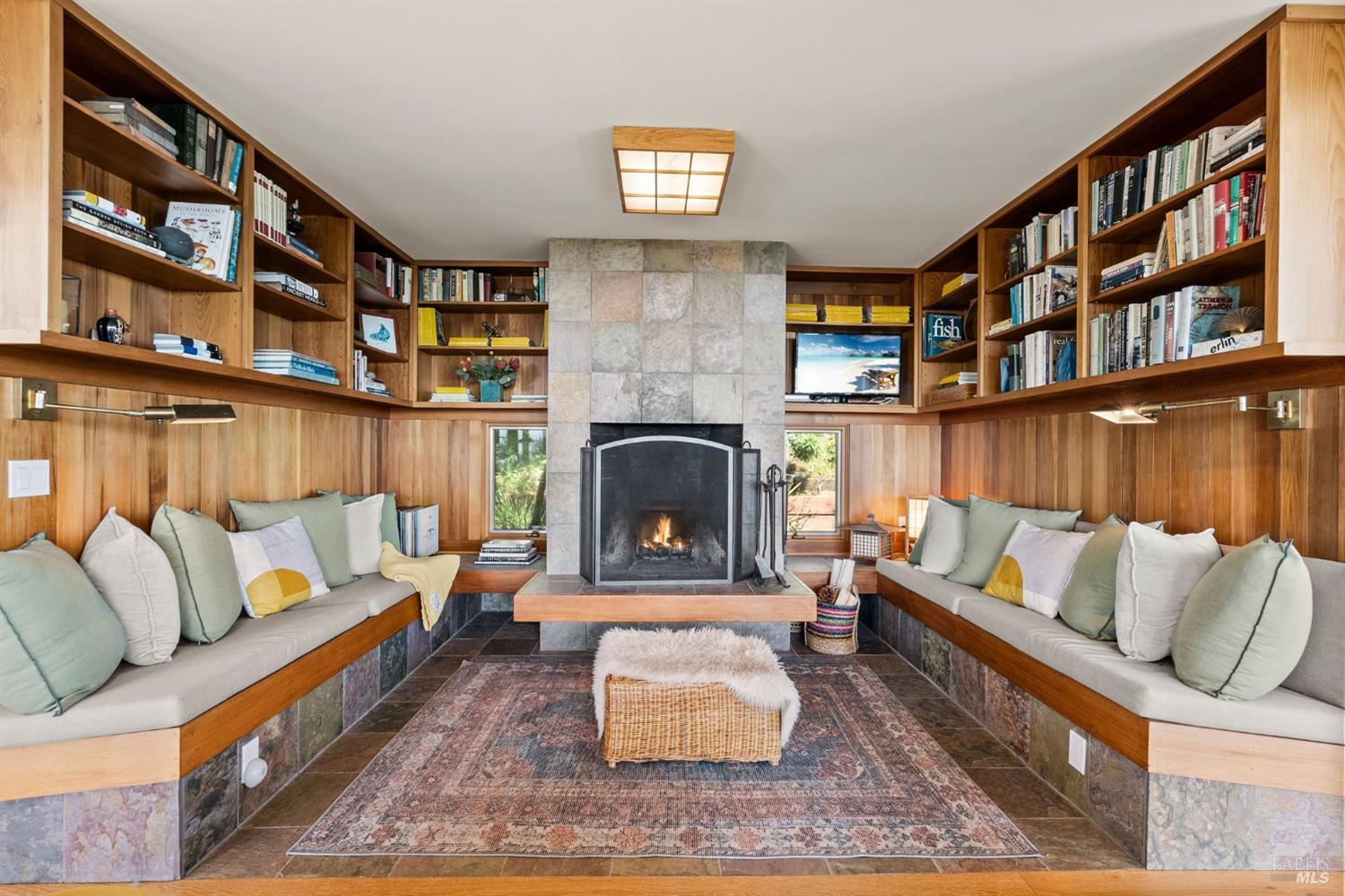 Bolinas, California, 94924, United States, 2 Bedrooms Bedrooms, ,3 BathroomsBathrooms,Residential,For Sale,1906337