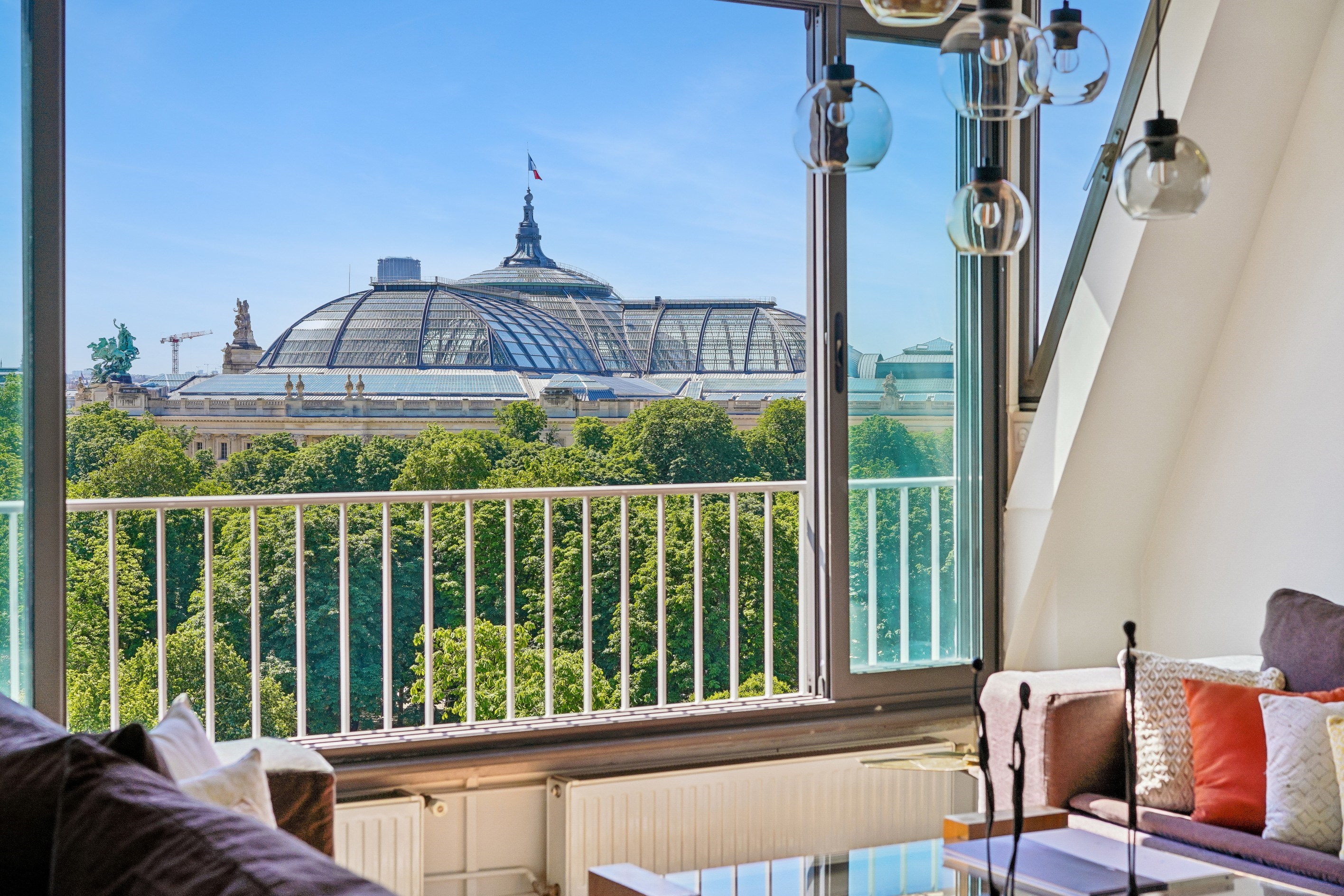  A pied-à-terre with exceptional views, just steps from the Champs-Élysées - 物件實景