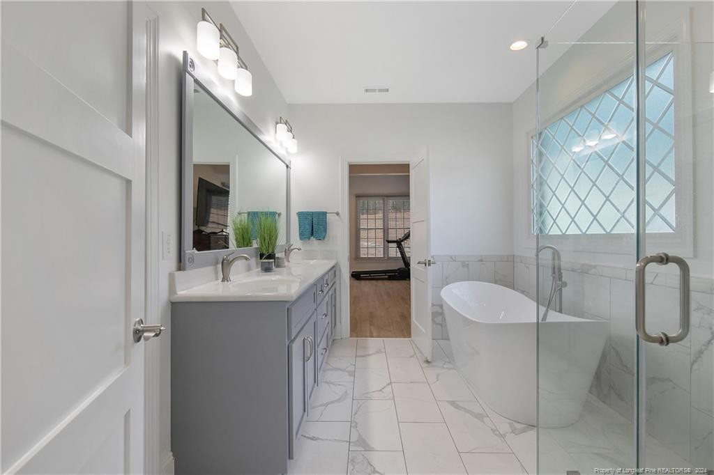 609 W Summerchase Drive, Fayetteville, North Carolina, 28311, United States, 6 Bedrooms Bedrooms, ,5 BathroomsBathrooms,Residential,For Sale,609 W Summerchase Drive,1612689