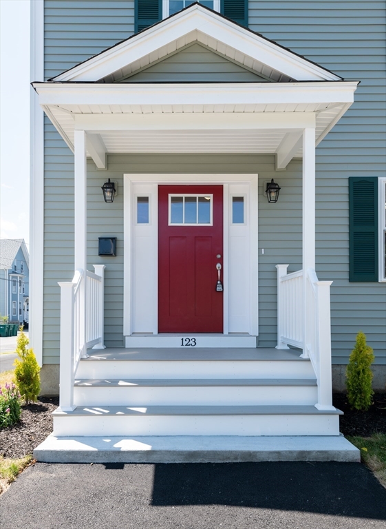 Lynn, Massachusetts, 01905, United States, 3 Bedrooms Bedrooms, ,2 BathroomsBathrooms,Residential,For Sale,1909147