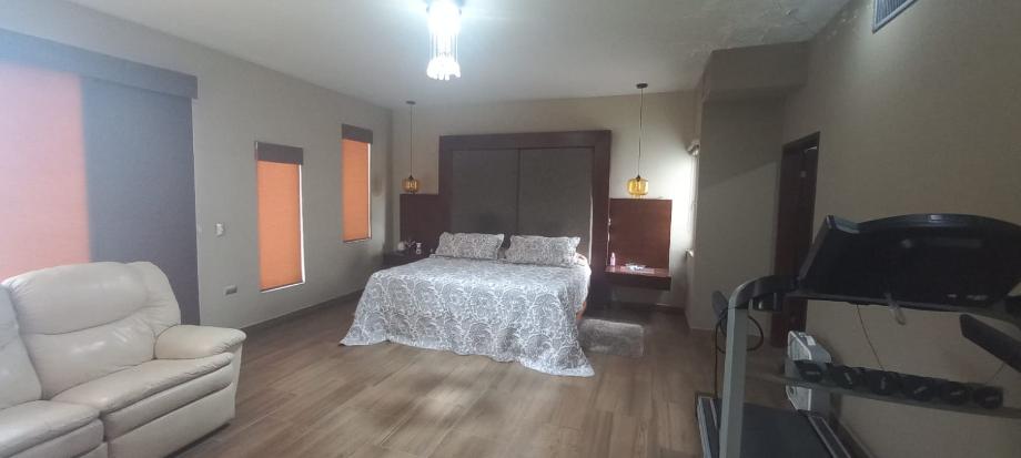 Circuito de la Pimavera, Torreón, Coahuila de Zaragoza, 27018, Mexico, 5 Bedrooms Bedrooms, ,3 BathroomsBathrooms,Residential,For Sale,Circuito de la Pimavera,1587997