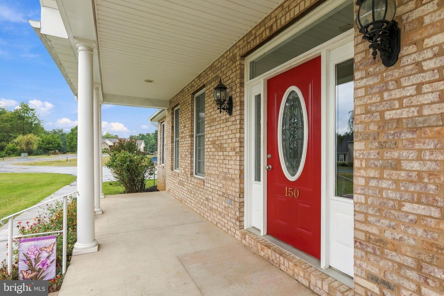 Albert Cir, Winchester, VA 22603