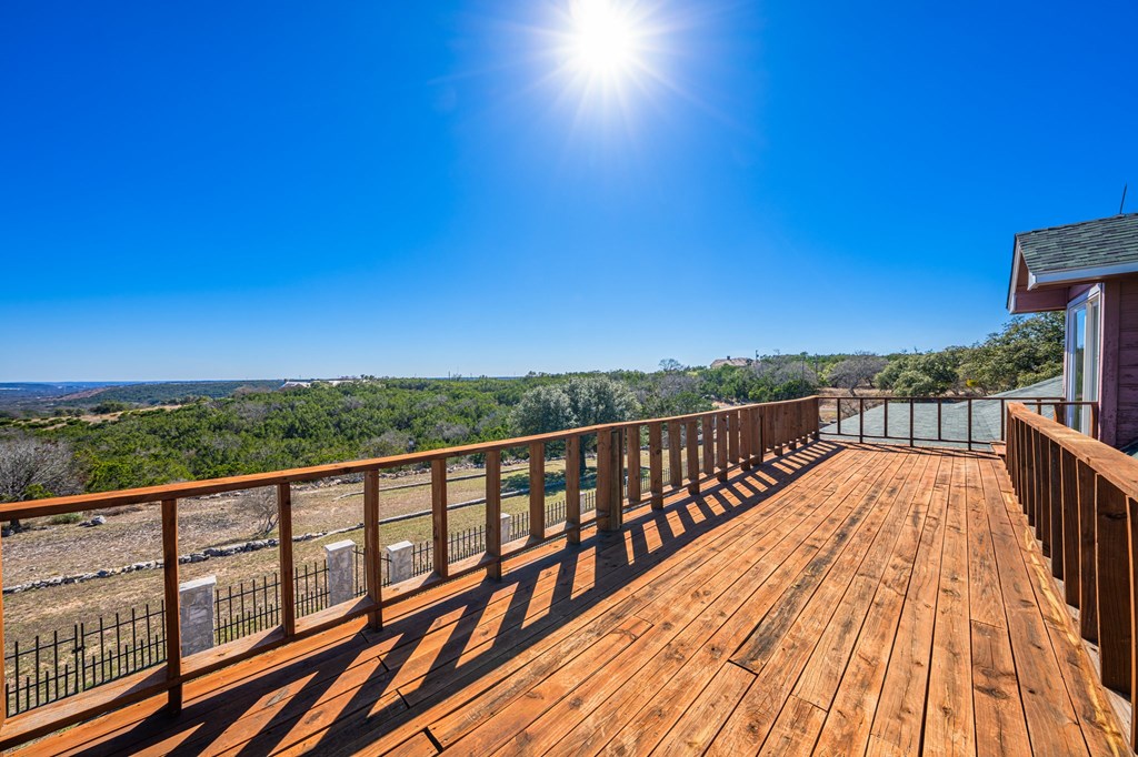 Kerrville, Texas, 78028, United States, 3 Bedrooms Bedrooms, ,5 BathroomsBathrooms,Residential,For Sale,1930958