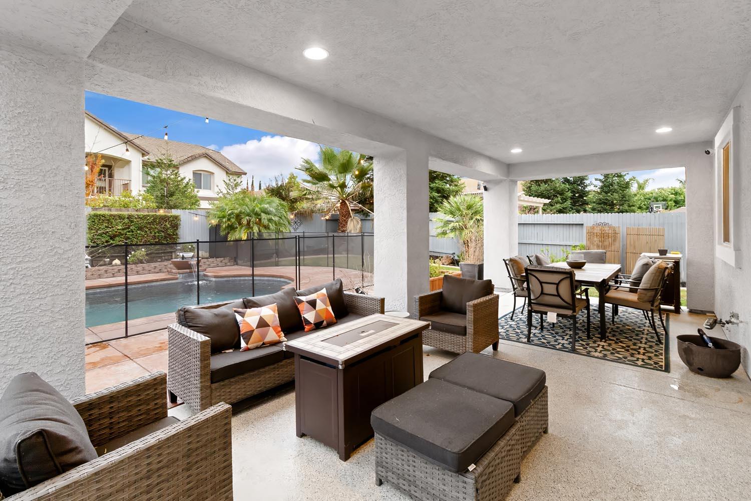 Elk Grove, California, 95757, United States, 5 Bedrooms Bedrooms, ,5 BathroomsBathrooms,Residential,For Sale,2001811