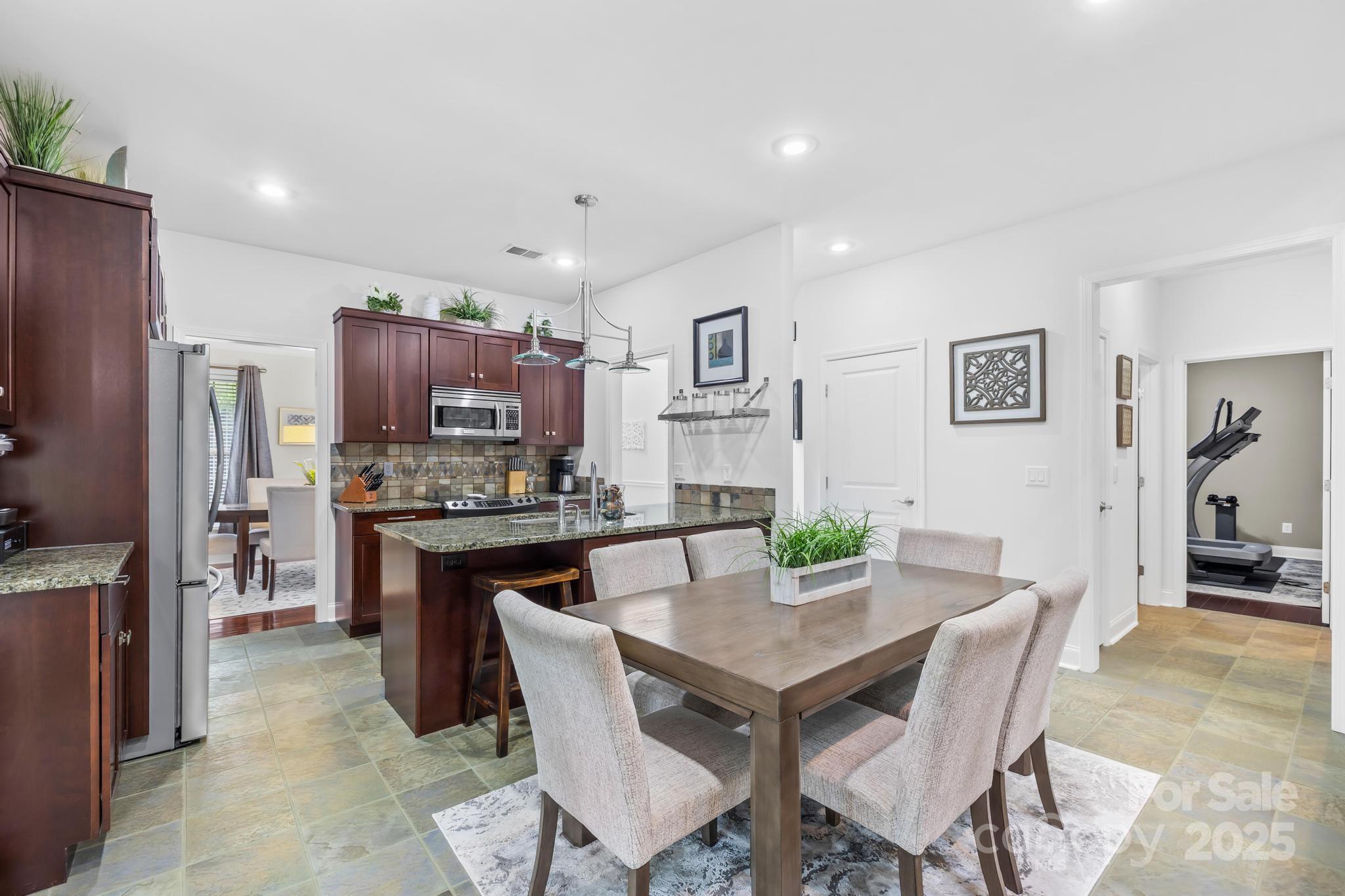 Mooresville, North Carolina, 28115, United States, 3 Bedrooms Bedrooms, ,3 BathroomsBathrooms,Residential,For Sale,1927235