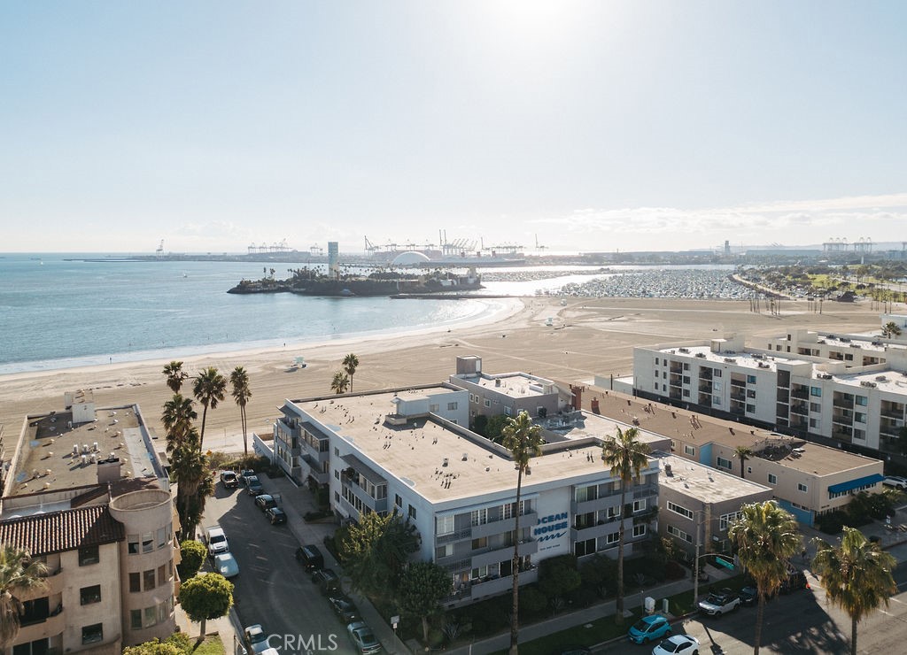 Long Beach, California, 90802, United States, 2 Bedrooms Bedrooms, ,2 BathroomsBathrooms,Residential,For Sale,1994707