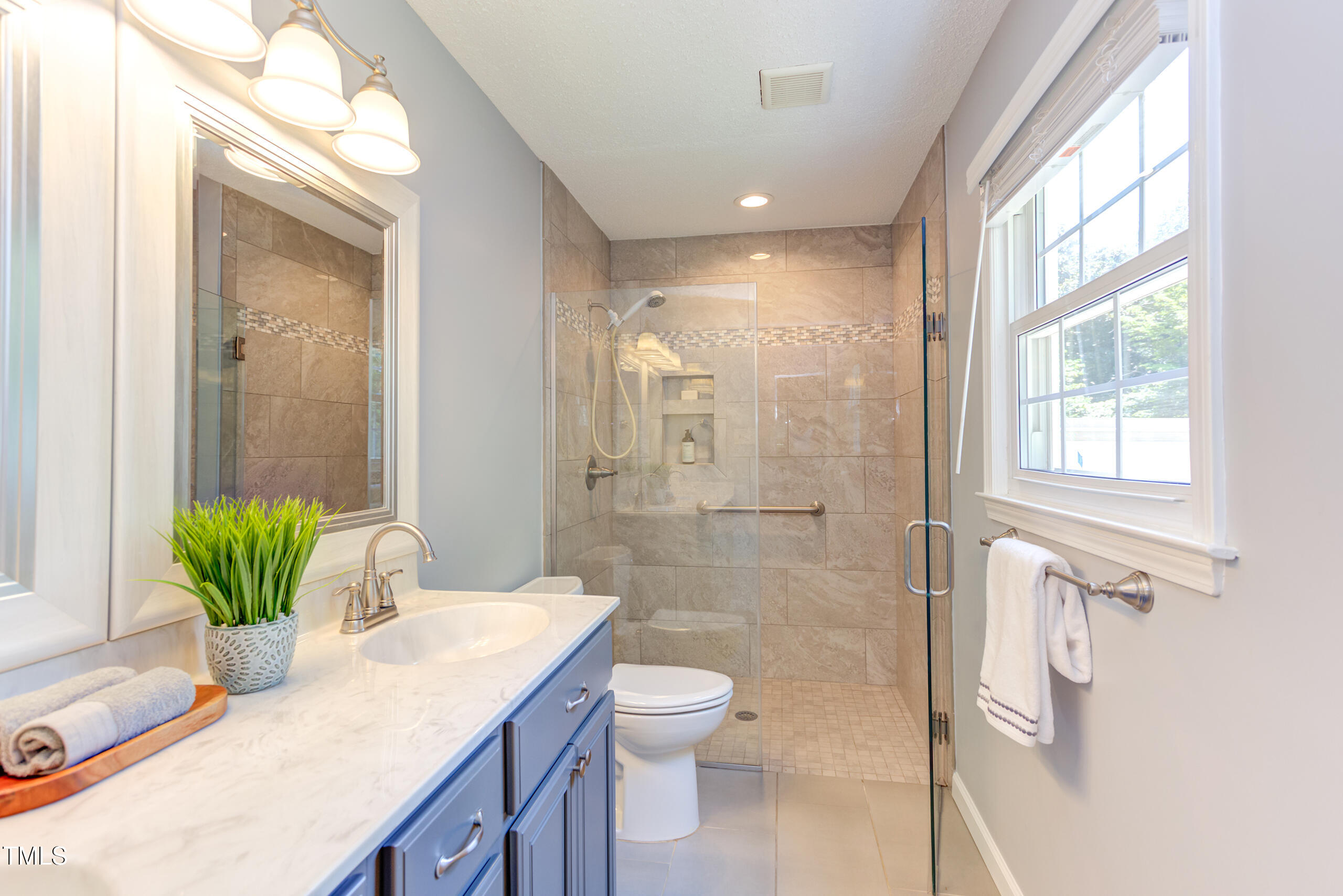 Raleigh, North Carolina, 27612, United States, 6 Bedrooms Bedrooms, ,4 BathroomsBathrooms,Residential,For Sale,1793984