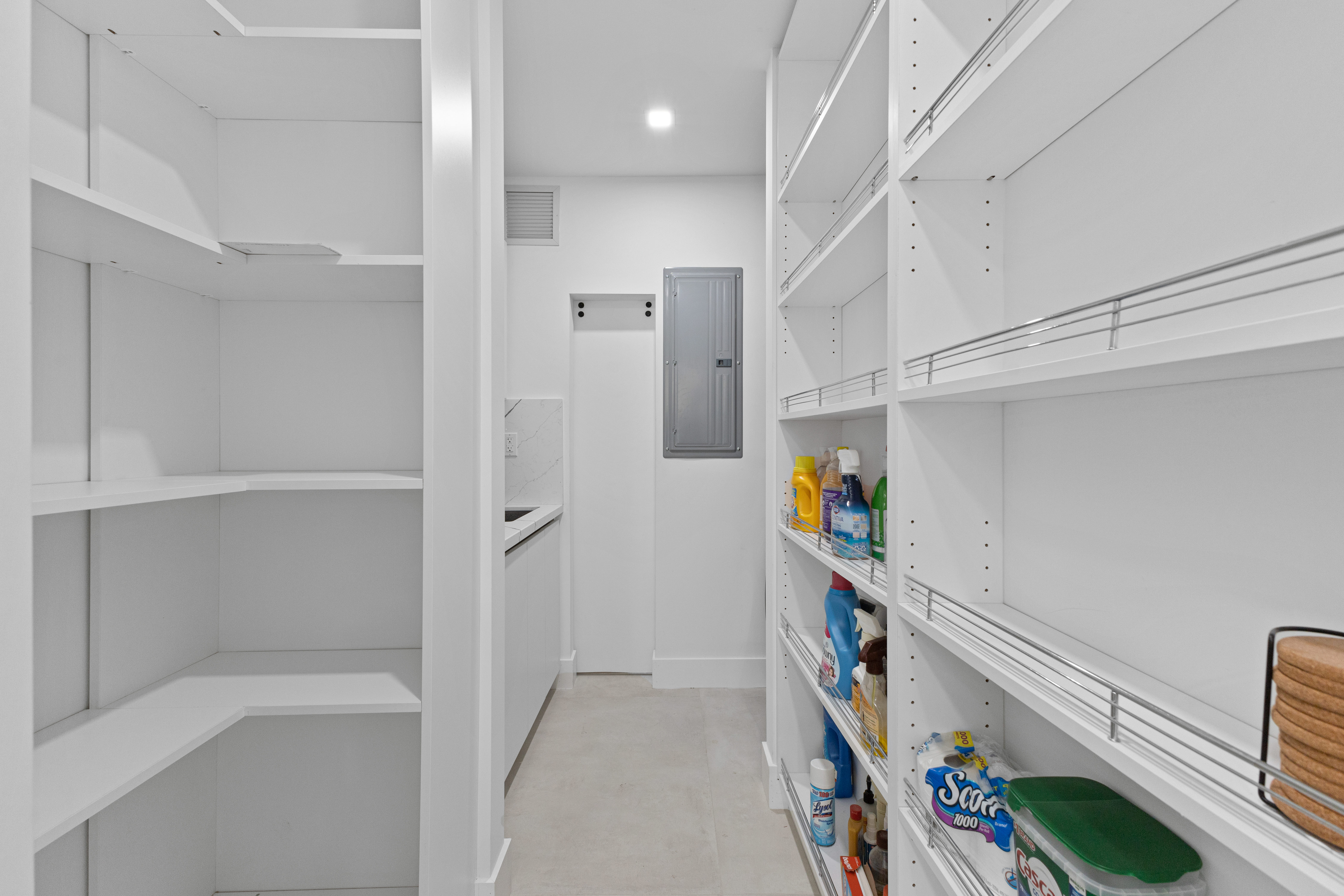  8926 Emerson Ave, Surfside, FL, 33154 - 物件實景