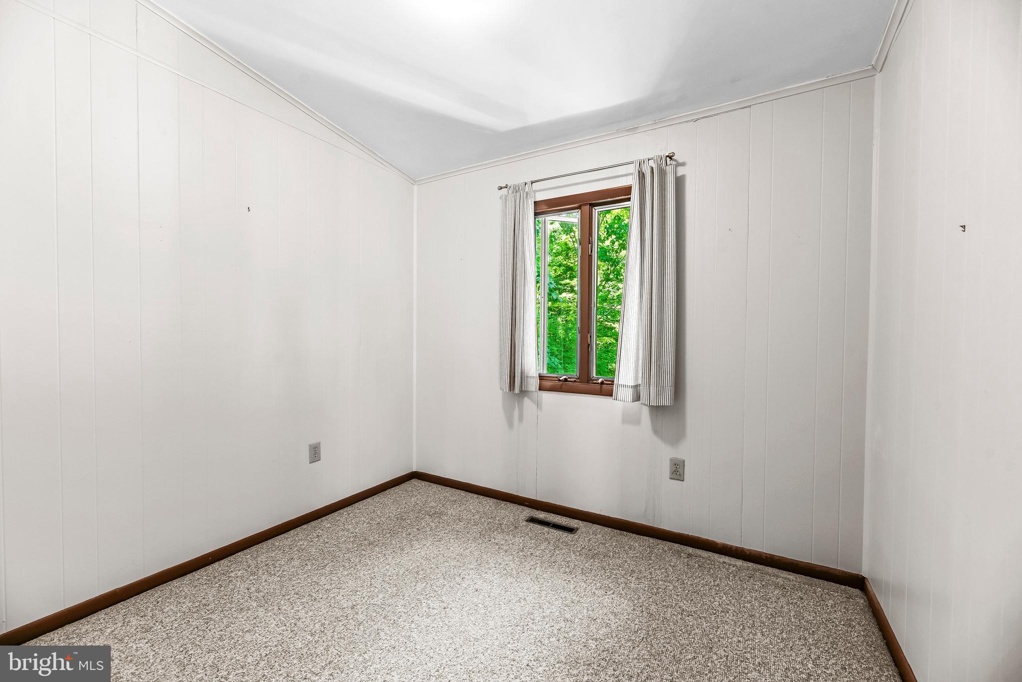 St Leonard, Maryland, 20685, United States, 4 Bedrooms Bedrooms, ,3 BathroomsBathrooms,Residential,For Sale,1944849