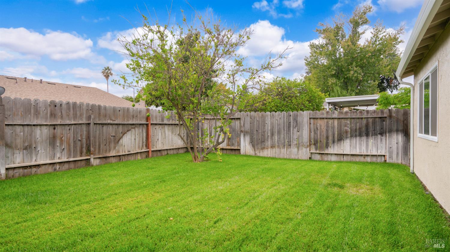 Vacaville, California, 95687, United States, 3 Bedrooms Bedrooms, ,2 BathroomsBathrooms,Residential,For Sale,1959239