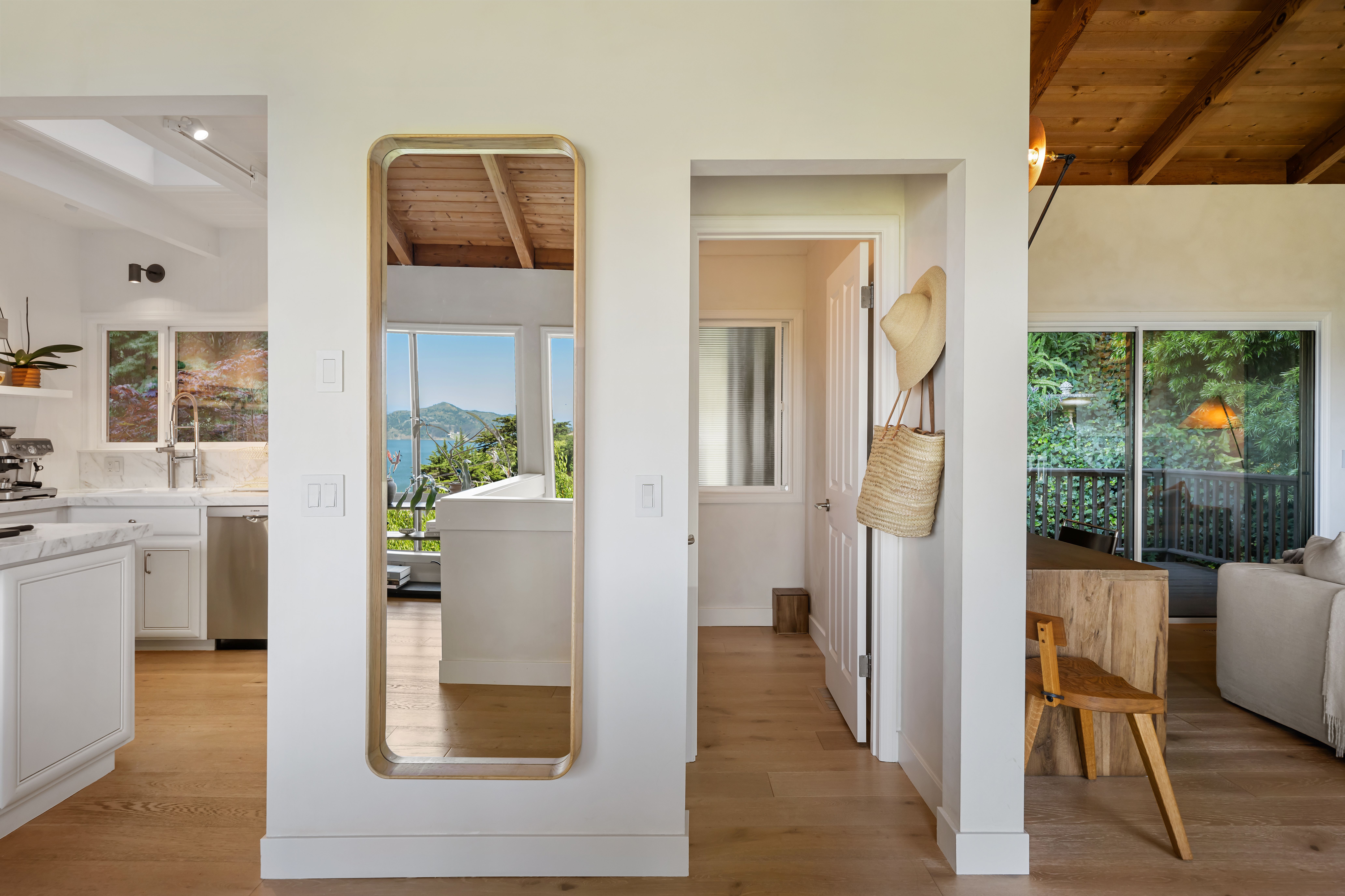  Quality, Design and Comfort Converge Bay Views too… - 物件實景