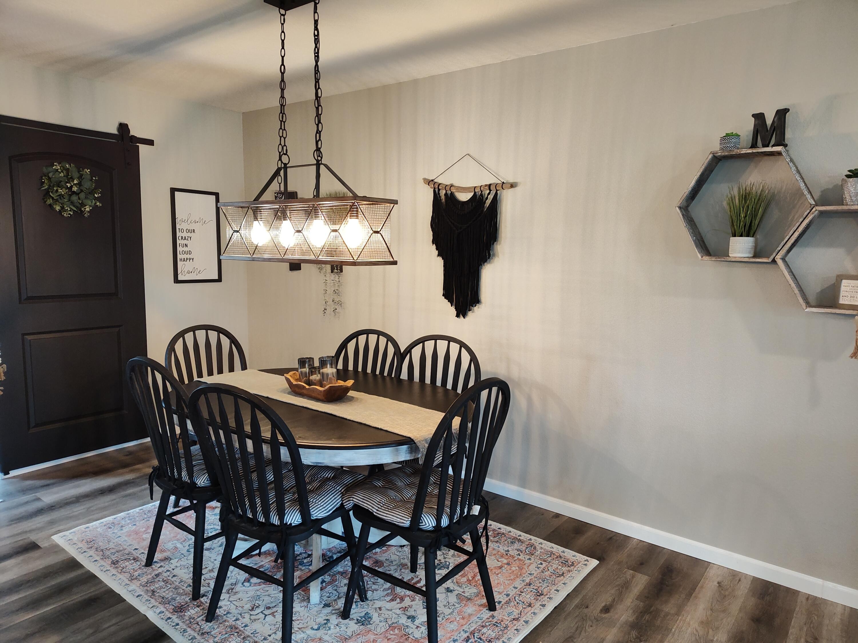 Bolivar, Missouri, 65613, United States, 2 Bedrooms Bedrooms, ,3 BathroomsBathrooms,Residential,For Sale,1975211