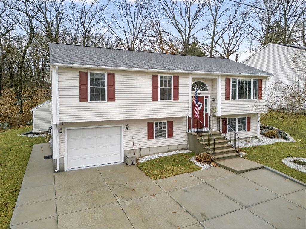 Cumberland, Rhode Island, 02864, United States, 4 Bedrooms Bedrooms, ,2 BathroomsBathrooms,Residential,For Sale,2040279