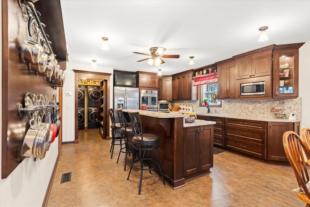 Cohutta, Georgia, 30710, United States, 3 Bedrooms Bedrooms, ,4 BathroomsBathrooms,Residential,For Sale,1998890