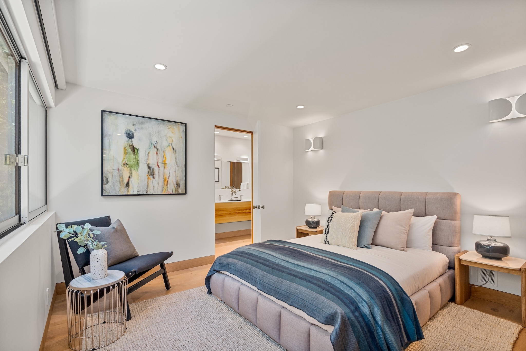  2129 Redcliff St - 物件實景