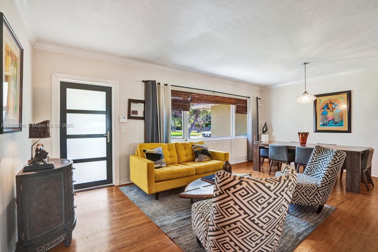 Miami Shores, Florida, 33138, United States, 2 Bedrooms Bedrooms, ,2 BathroomsBathrooms,Residential,For Sale,1804509