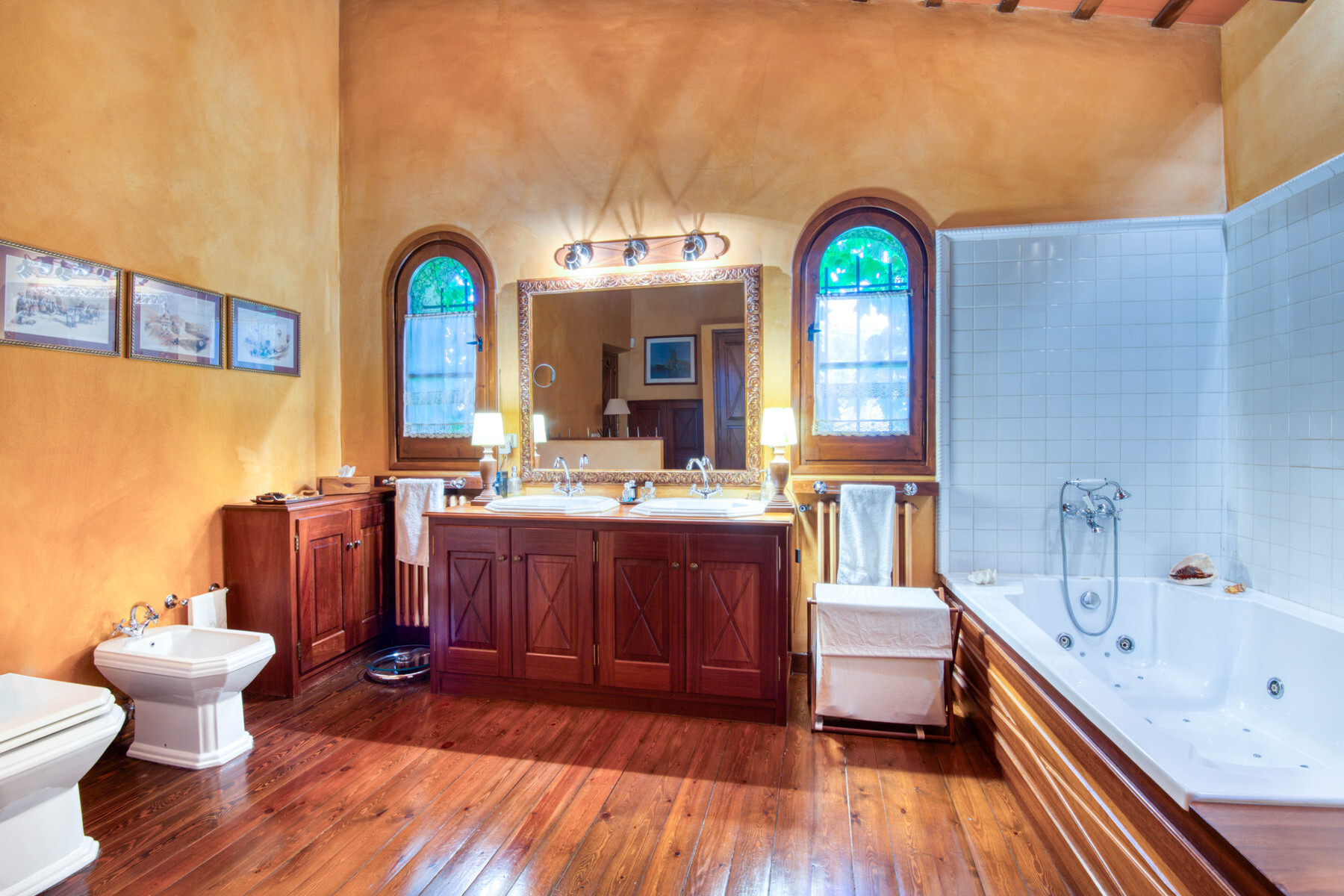  16th century farmhouse restored with charm in Santa Cristina d