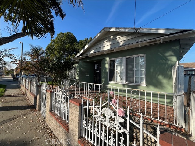 South Gate, California, 90280, United States, 3 Bedrooms Bedrooms, ,Residential,For Sale,2012002