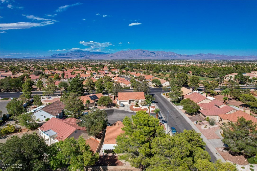 Las Vegas, Nevada, 89134, United States, 2 Bedrooms Bedrooms, ,2 BathroomsBathrooms,Residential,For Sale,1950375