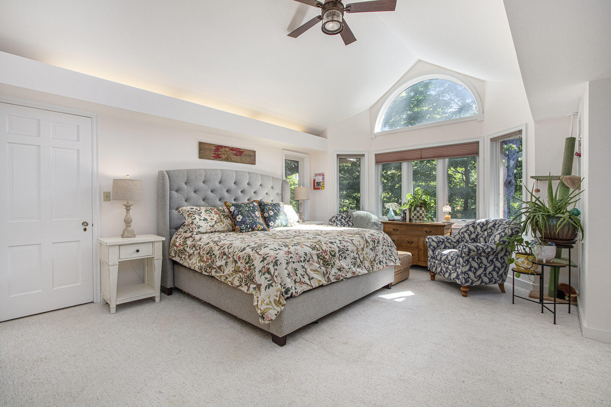 St. Joseph, Michigan, 49085, United States, 5 Bedrooms Bedrooms, ,4 BathroomsBathrooms,Residential,For Sale,1960550