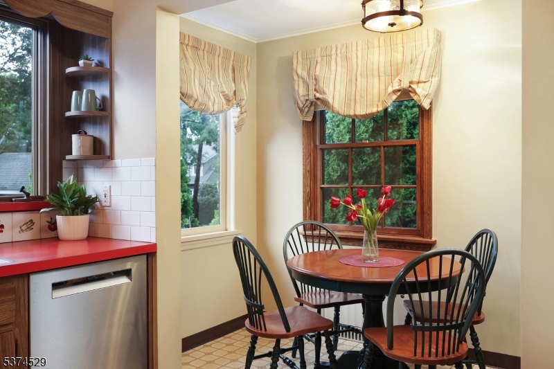 Westfield Town, New Jersey, 07090, United States, 3 Bedrooms Bedrooms, ,2 BathroomsBathrooms,Residential,For Sale,1940916
