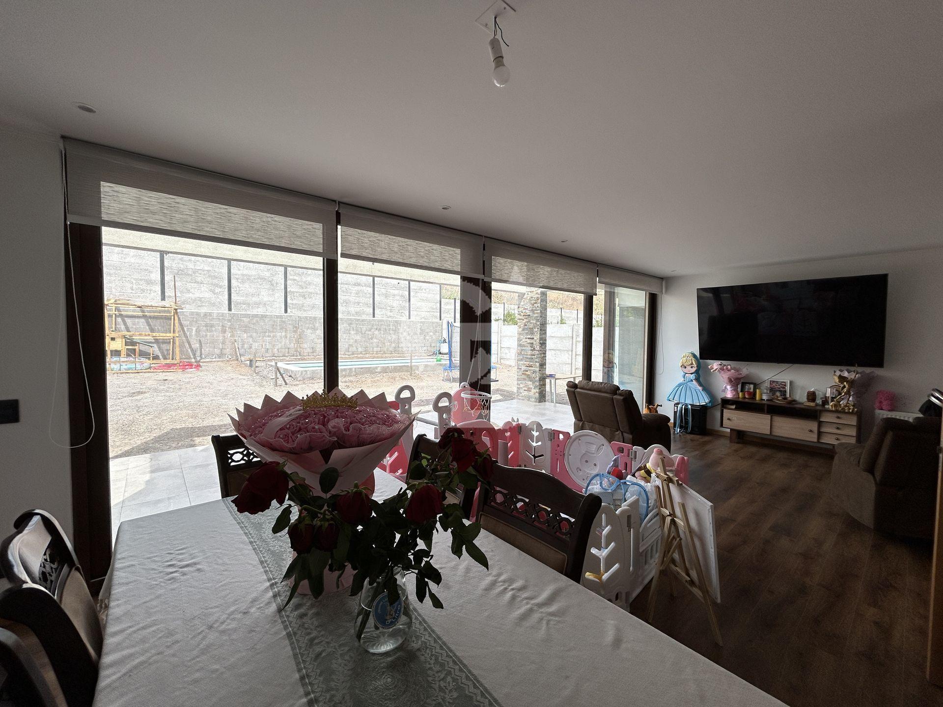 Colina, Chile, 4 Bedrooms Bedrooms, ,5 BathroomsBathrooms,Residential,For Sale,1991105